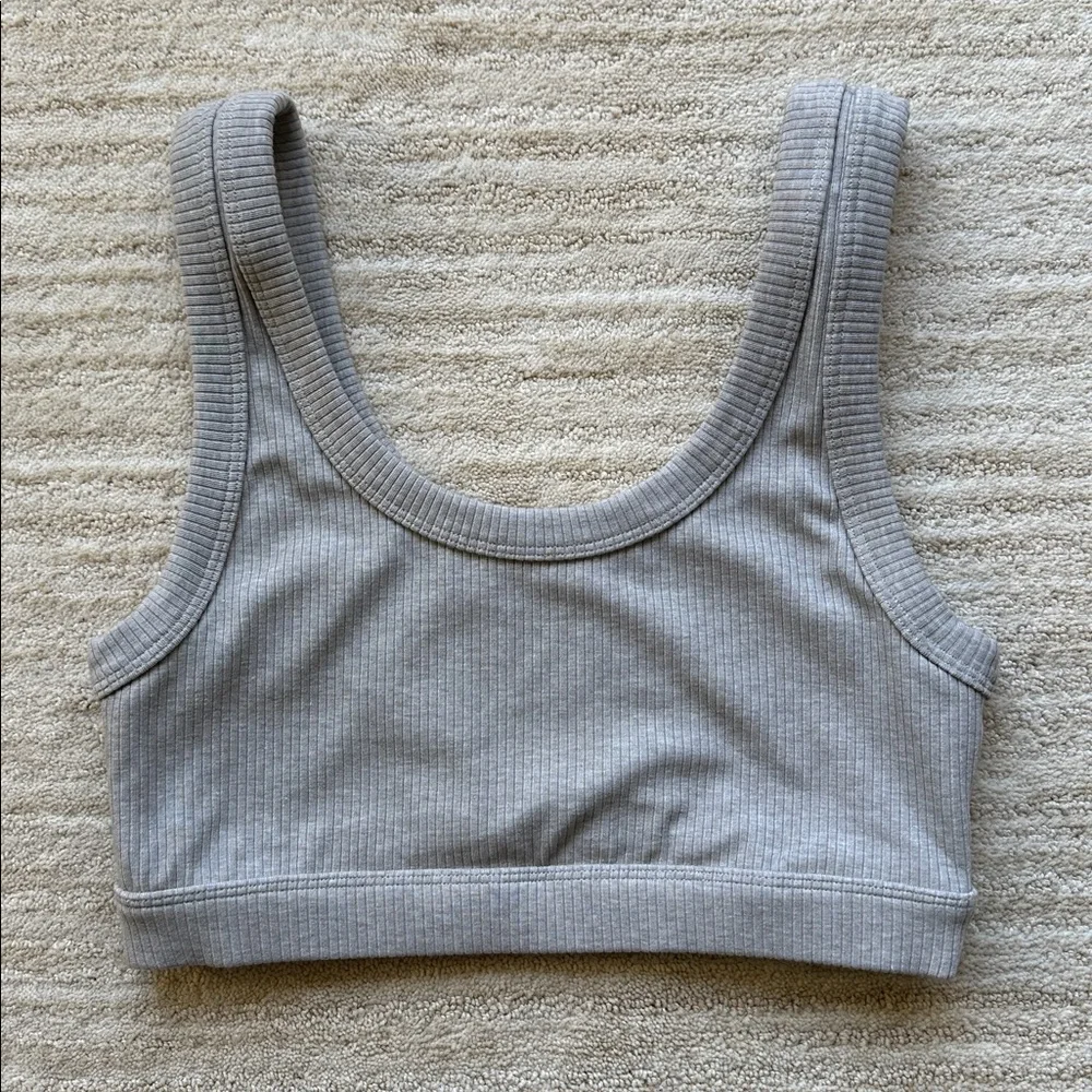 ALO Yoga Wellness Bra Ribbed Wide Thick Strap Stretch Workout Lounge Grey Medium